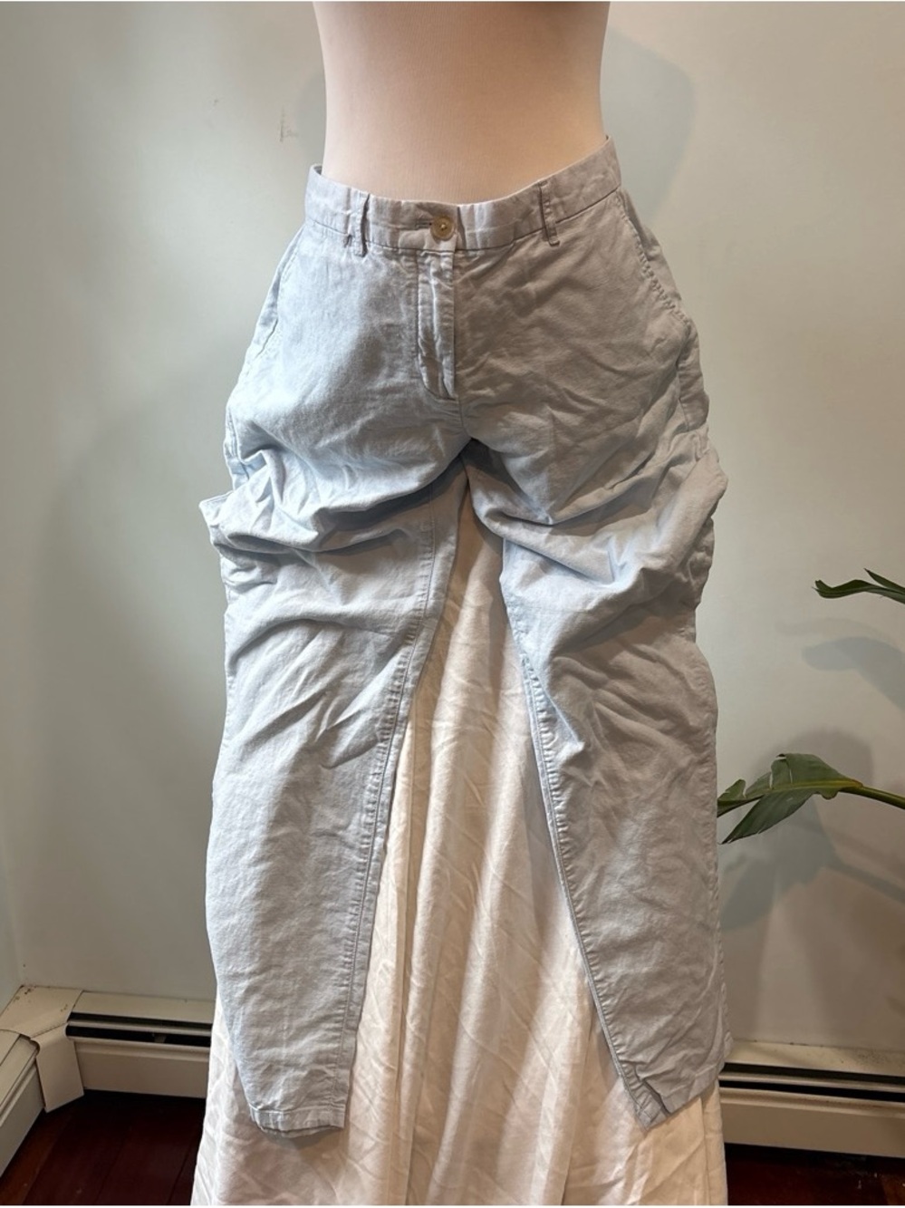GAP Light Gray Cropped Cargo Pants